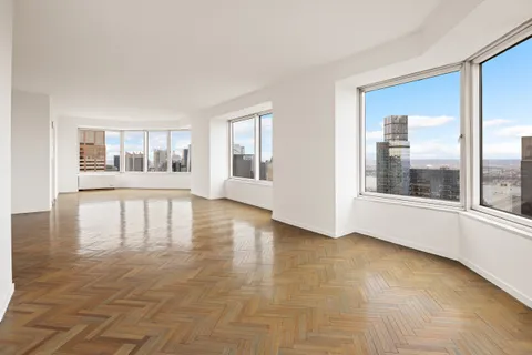 $3,950,000 | 150 West 56th Street, Unit 6204-6205 | Theater District