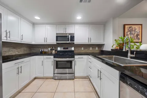 Contact Agent | 7100 Alvern Street, Unit 311, Los Angeles, CA 90045