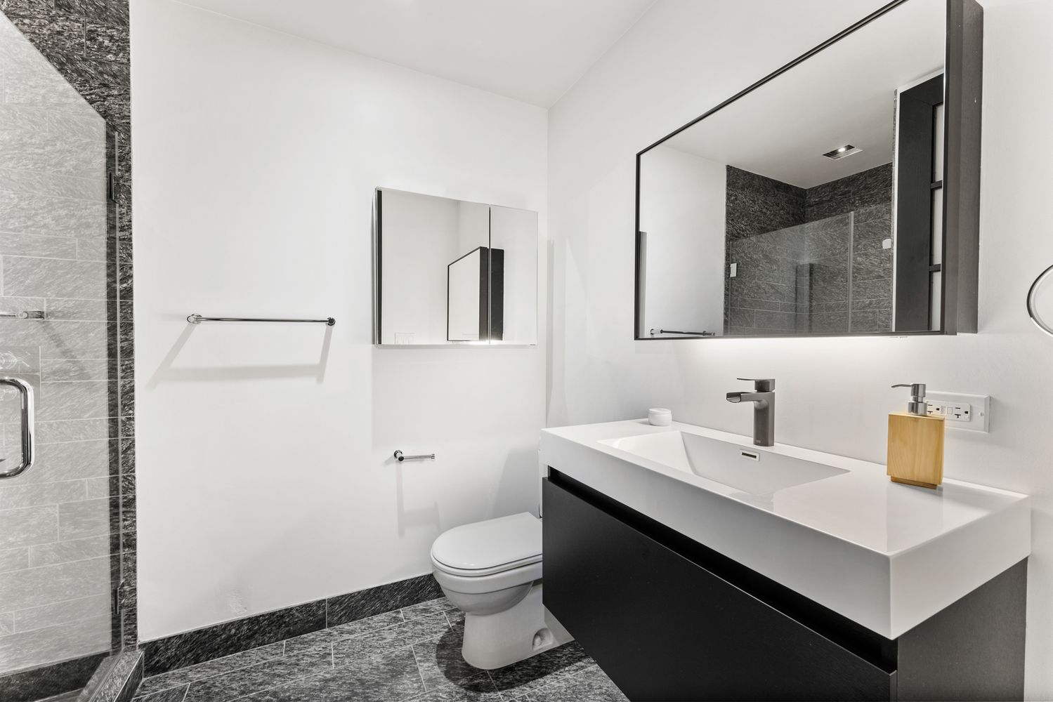 $1,785,000 | 20 Pine Street, Unit 1013 | Financial District