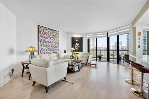 $629,000 | 20191 East Country Club Drive, Unit 1903, Aventura, FL 33180