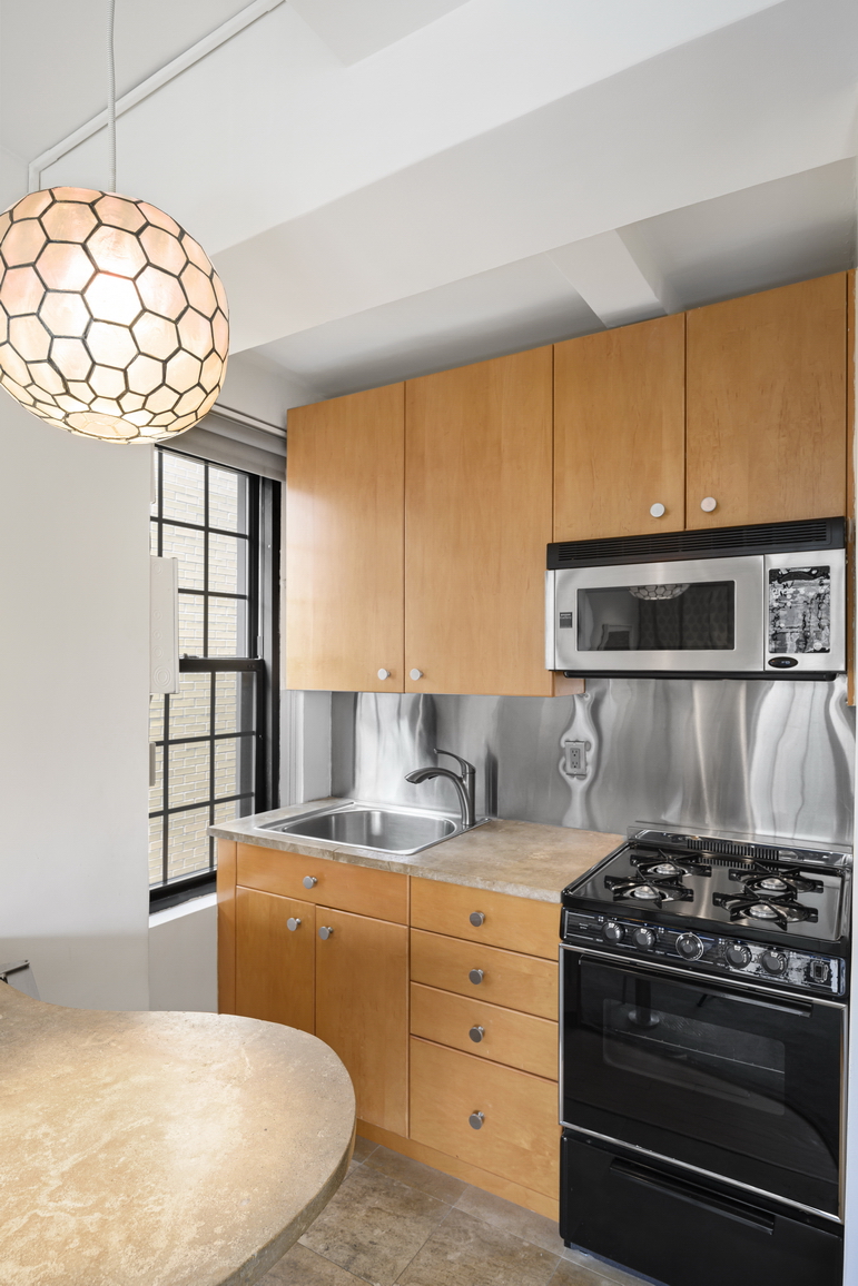 102 East 22nd Street, Unit 10G Manhattan, NY 10010 - Photo 9 of 13