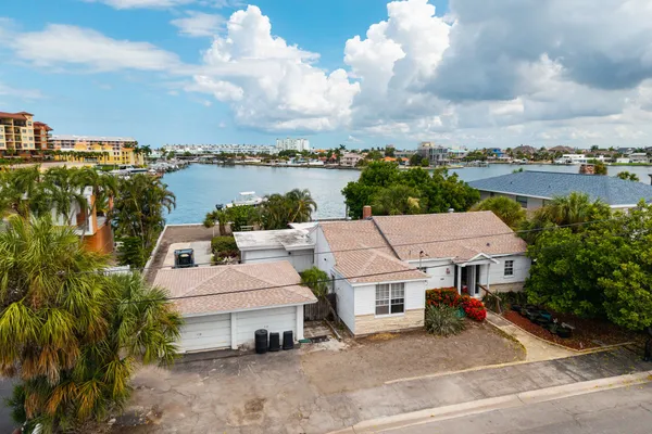 $1,600,000 | 216 Punta Vista Drive, St. Pete Beach, FL 33706