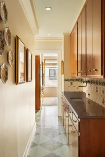 $2,500,000 | 70 East 77th Street, Unit 6A | Lenox Hill