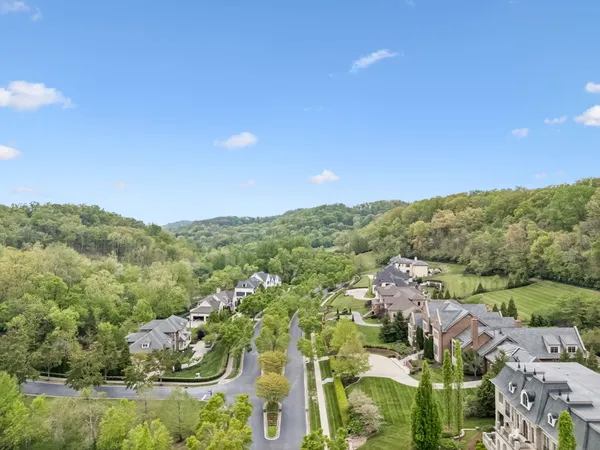 $2,100,000 | 1040 Falling Leaf Circle, Brentwood, TN 37027