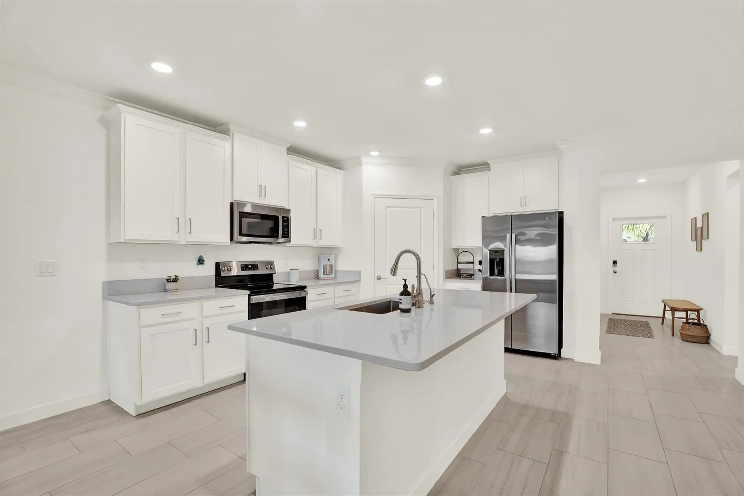 $230,000 | 10998 Gable Dig Loop, San Antonio, FL 33576