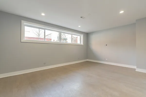 $739,900 | 731 West 17th Street, Unit 1E, Chicago, IL 60616