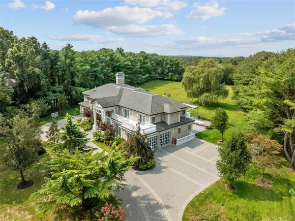 $5,295,000 | 5 Farmwoods Lane, Glen Head, NY 11545