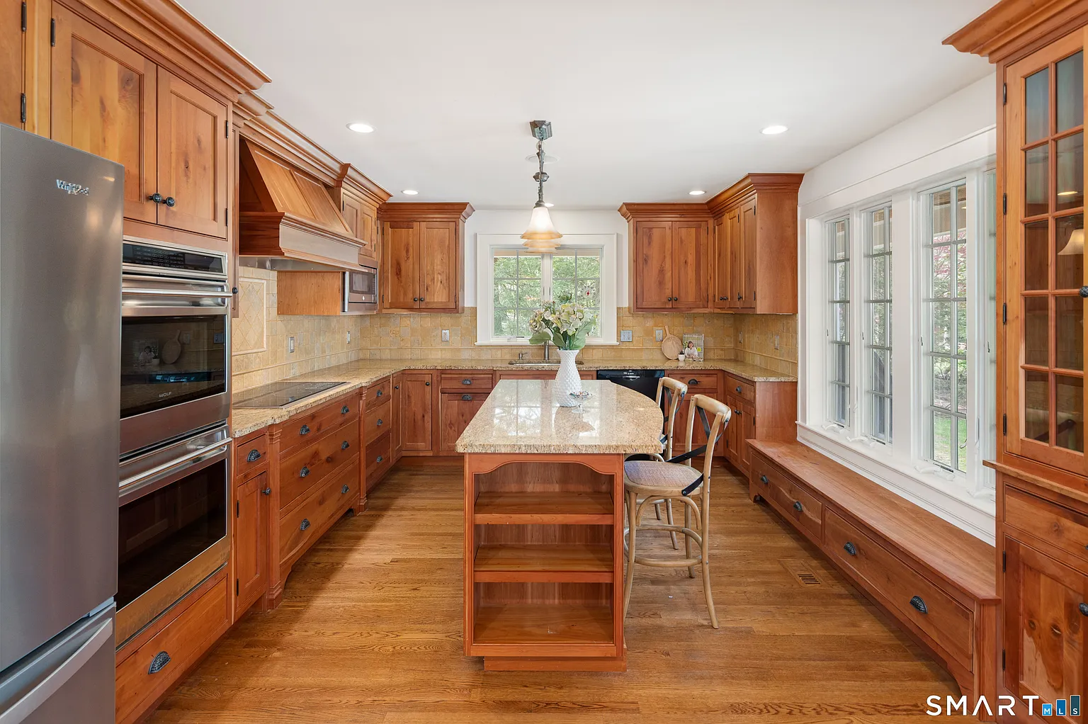 231 Roxbury Road Stamford, CT 06902 - Photo 10 of 39