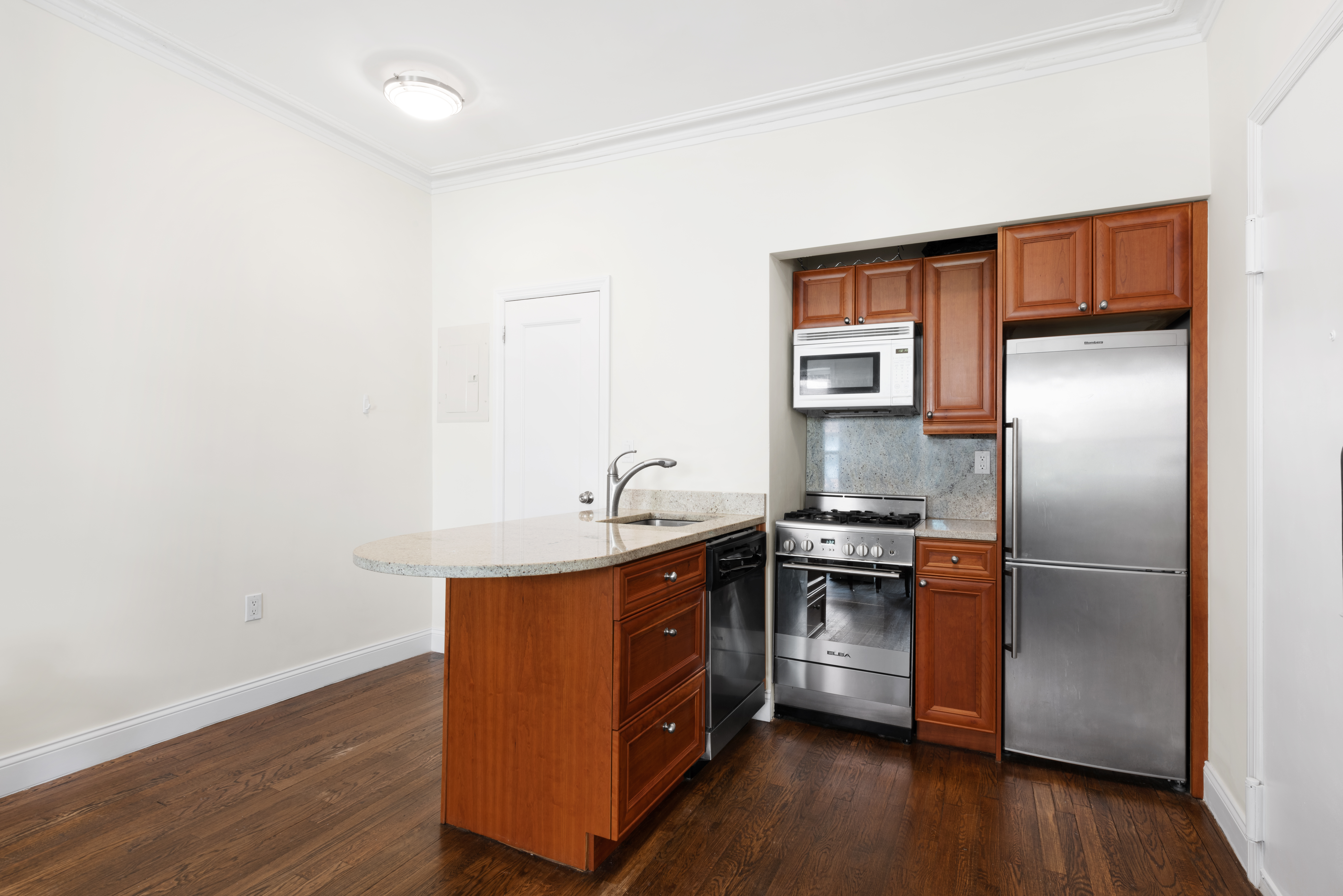 342 East 50th Street, Unit 2A Manhattan, NY 10022 - Photo 2 of 5