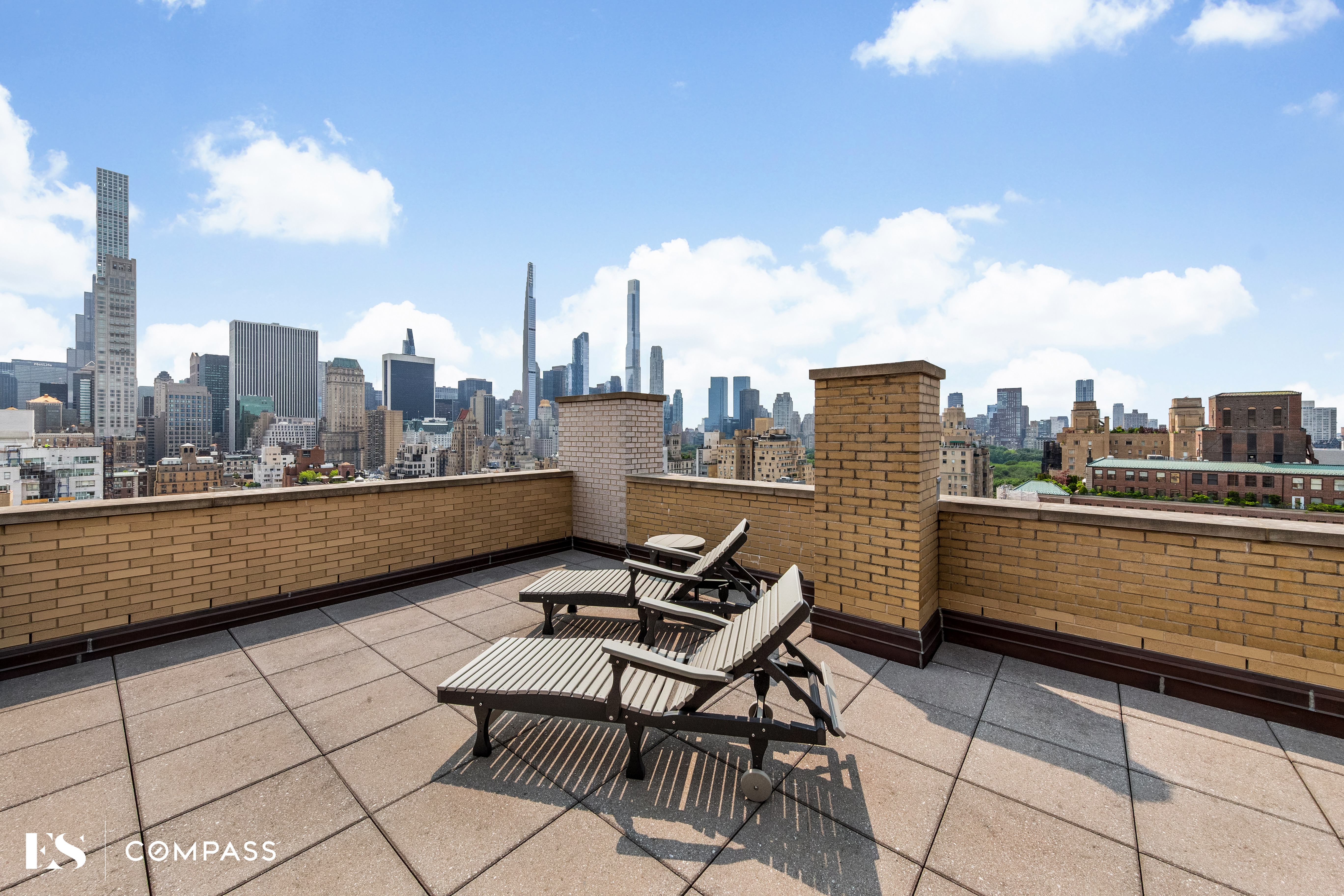 700 Park Avenue, Unit 2B Manhattan, NY 10021 - Photo 21 of 26 a view of a terrace with sitting area