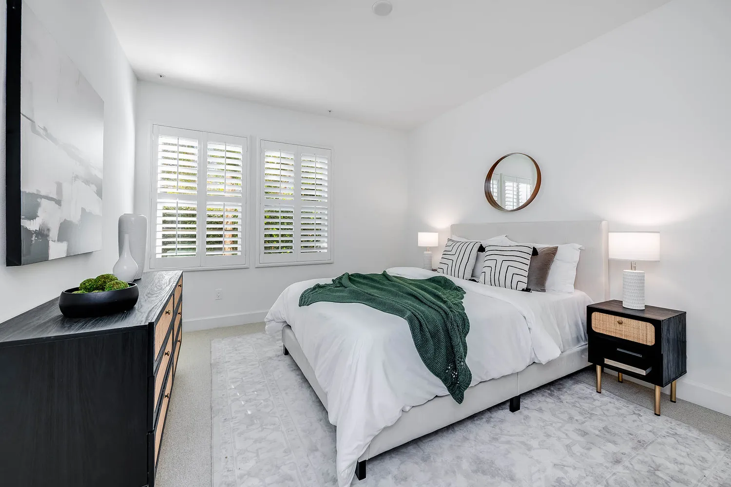 $1,095,000 | 10648 Woodbridge Street, Unit 105, Toluca Lake, CA 91602