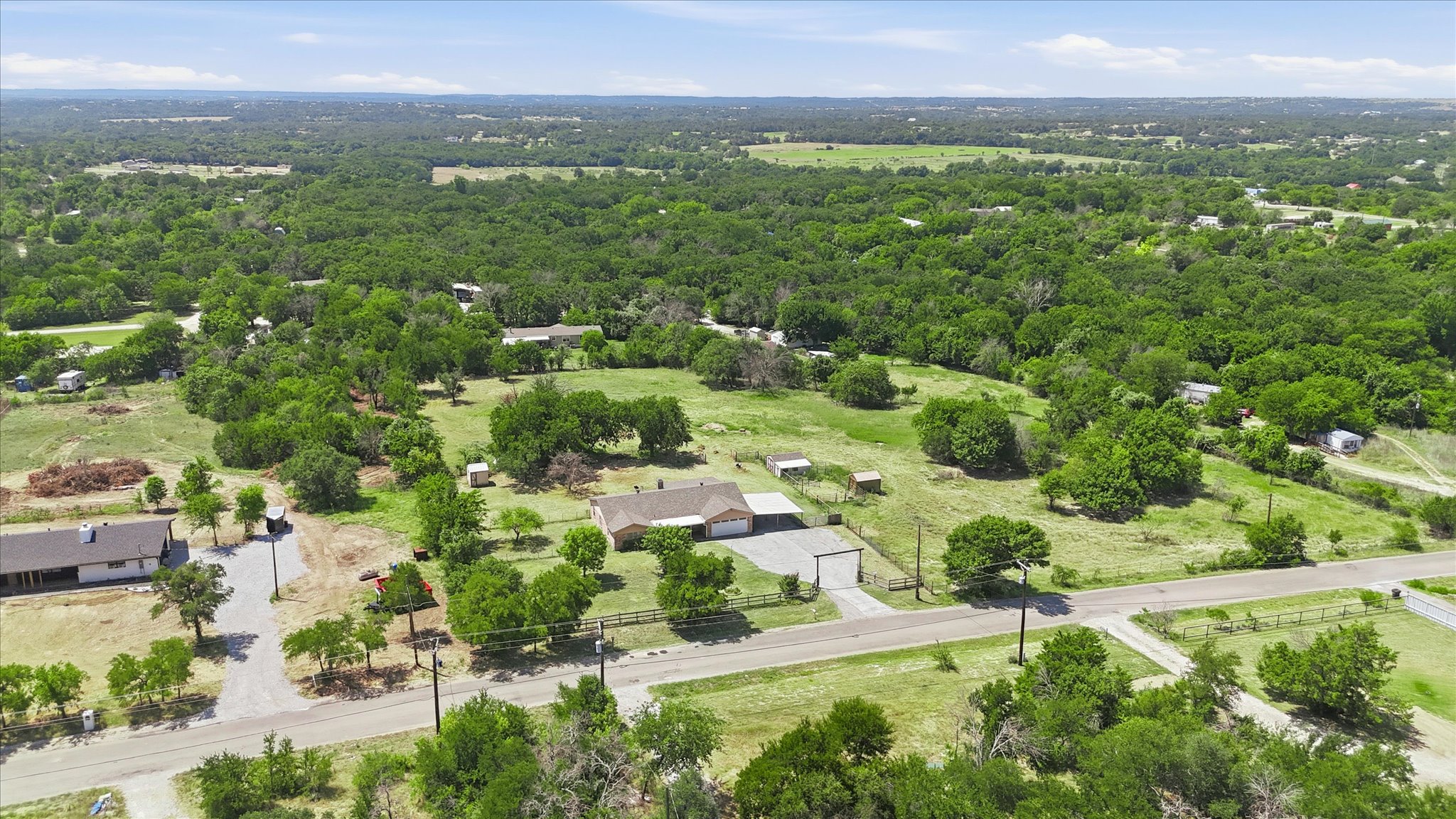 892 Highland Circle Springtown, TX 76082 - Photo 1 of 36 Gallery Image 1