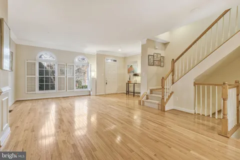 $925,000 | 8847 Ashgrove House Lane, Vienna, VA 22182