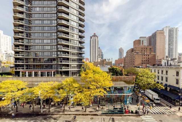 166 East 61st Street, Unit 15G Manhattan, NY 10065 - Photo 8 of 13
