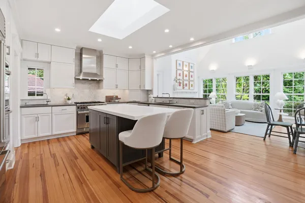 Contact Agent | Highland Place Northwest, Washington, DC 20008