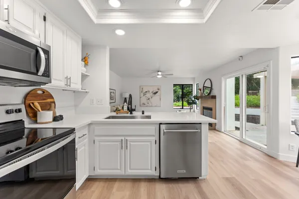 $949,000 | 1402 Broken Arrow Lane, Fallbrook, CA 92028