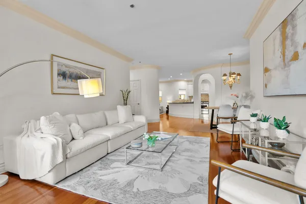$1,195,000 | 10364 Almayo Avenue, Unit 305, Los Angeles, CA 90064