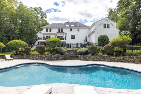 $1,559,000 | 2 Eden Circle, Westborough, MA 01581