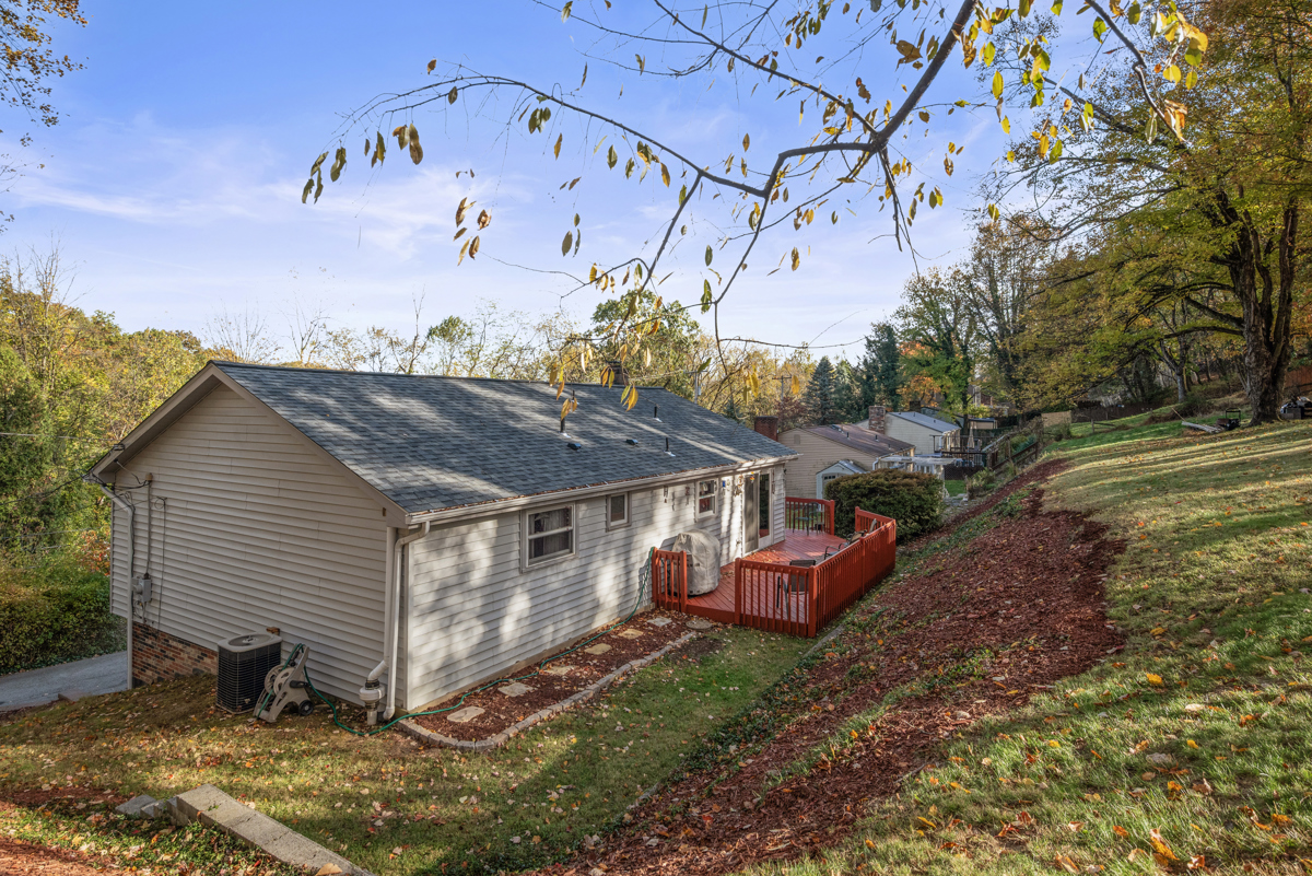 92 Buckhill Road Pittsburgh, PA 15237 - Photo 14 of 20 Gallery Image 14