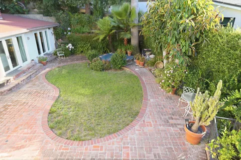 $1,598,000 | Sunswept Drive, Studio City, CA 91604