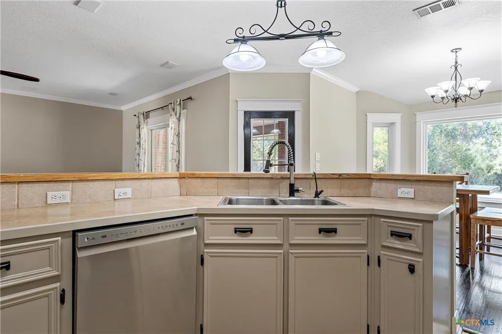 $453,000 | 905 North 1st Street, Nolanville, TX 76559