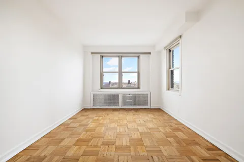 $1,200,000 | 900 West 190th Street, Unit 10O | Hudson Heights