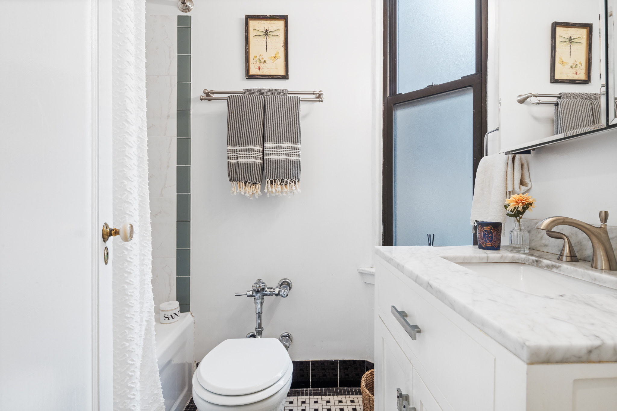 173 East 74th Street, Unit 3B Manhattan, NY 10021 - Photo 7 of 8