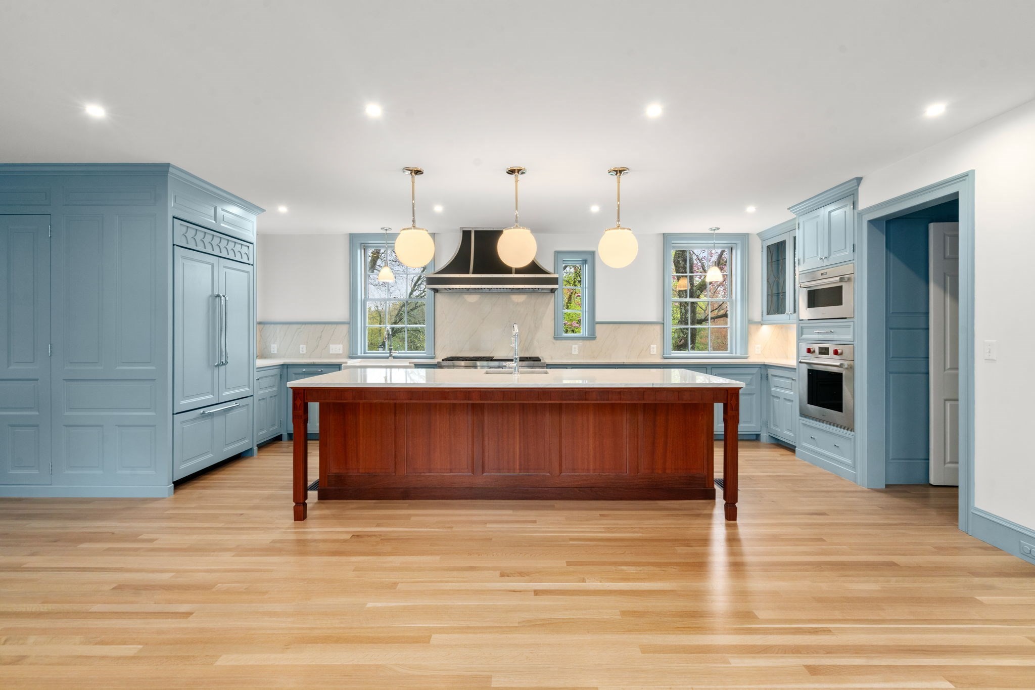139 Abbott Road Wellesley Hills, MA 02481 - Photo 4 of 17 Gallery Image 4