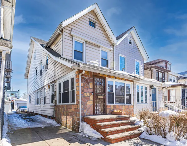 $799,000 | 961 East 32nd Street | Midwood
