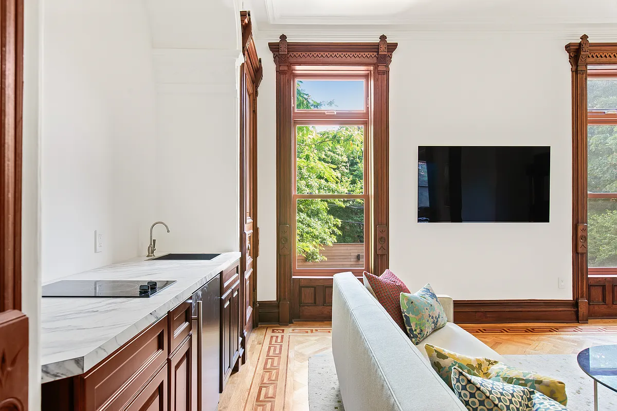 290 Jefferson Avenue Brooklyn, NY 11216 - Photo 3 of 19