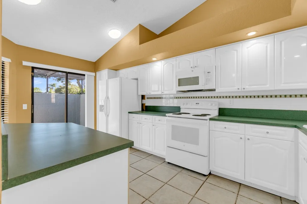 $410,000 | 8209 Waterford Avenue, Unit 8209, Tamarac, FL 33321