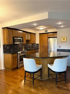 $235,000 | 803 West 48th Street, Unit 605, Kansas City, MO 64112