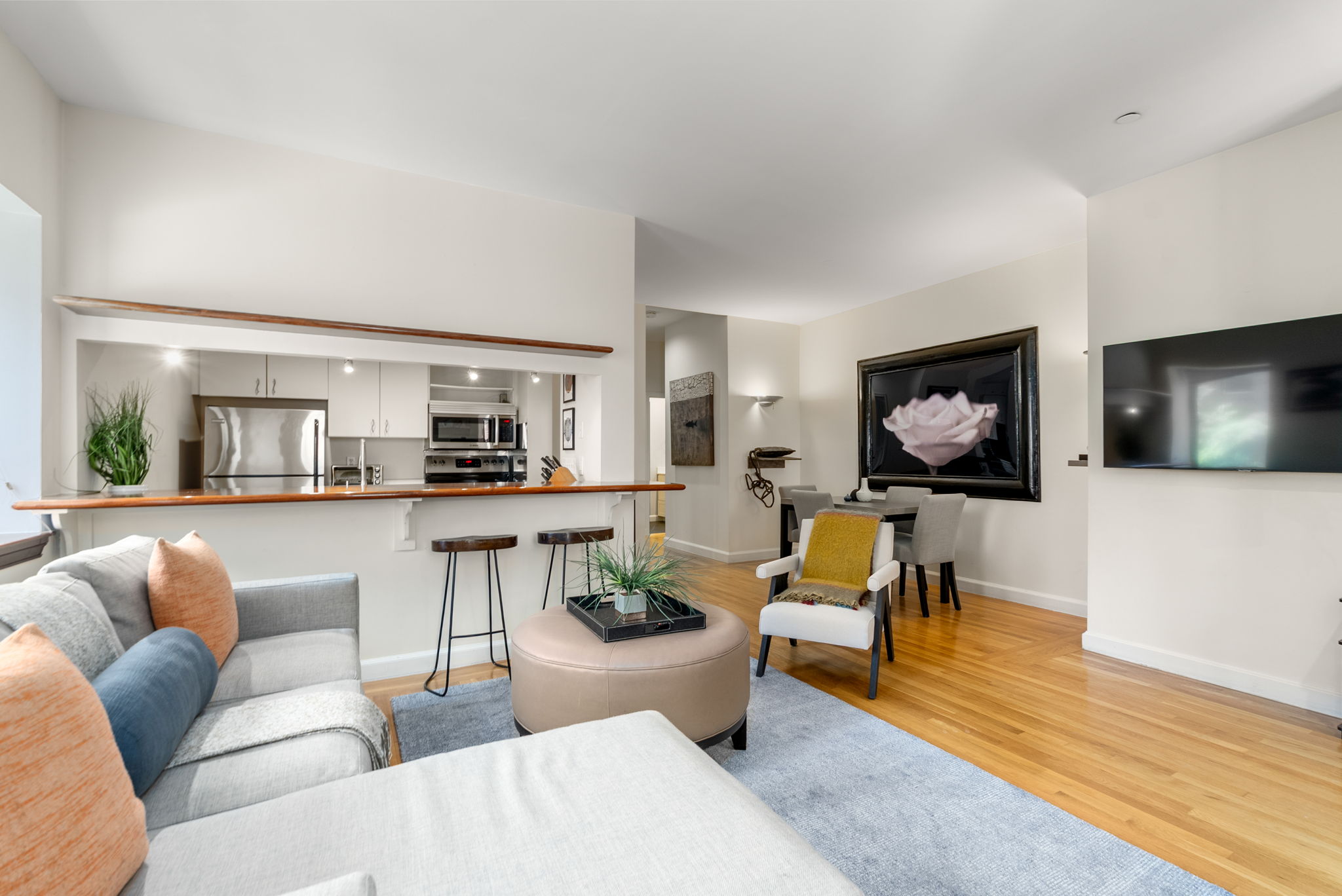 2 Clarendon Street, Unit 302 Boston, MA 02116 - Photo 4 of 22