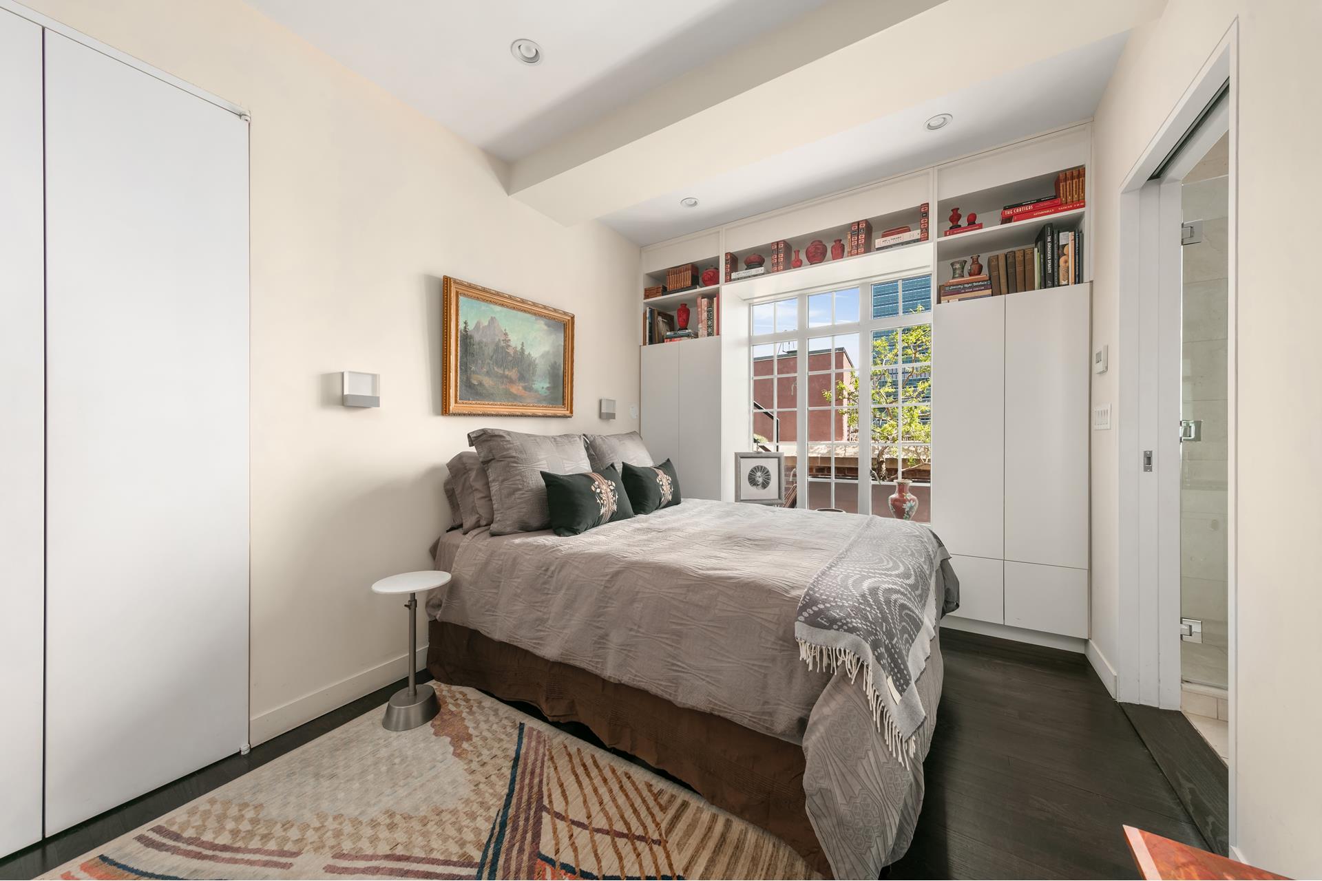 333 East 43rd Street, Unit PH14 Manhattan, NY 10017 - Photo 10 of 15