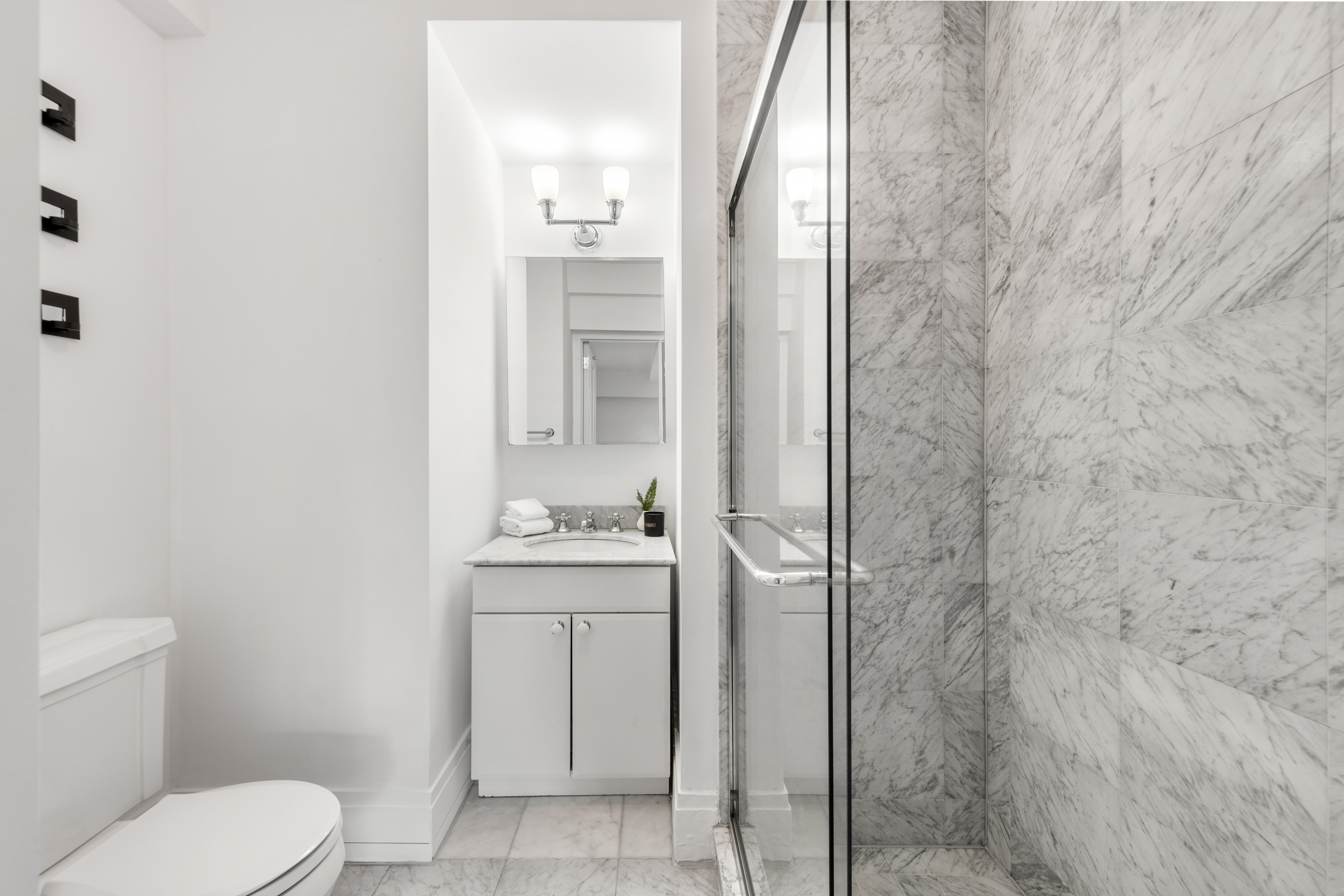 1 West 67th Street, Unit 506 Manhattan, NY 10023 - Photo 9 of 12