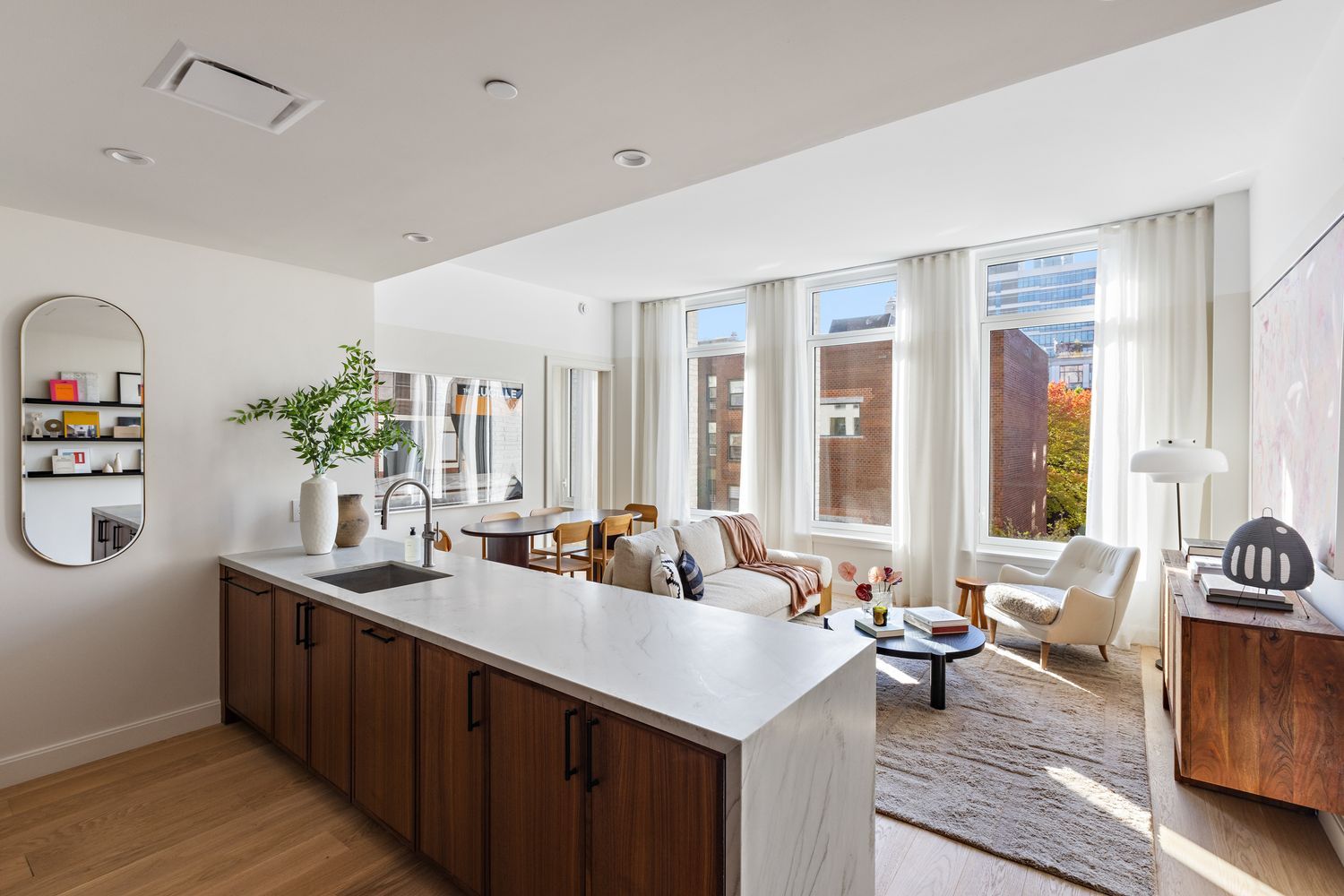 $2,086,000 | 150 Barrow Street, Unit 3C | West Village