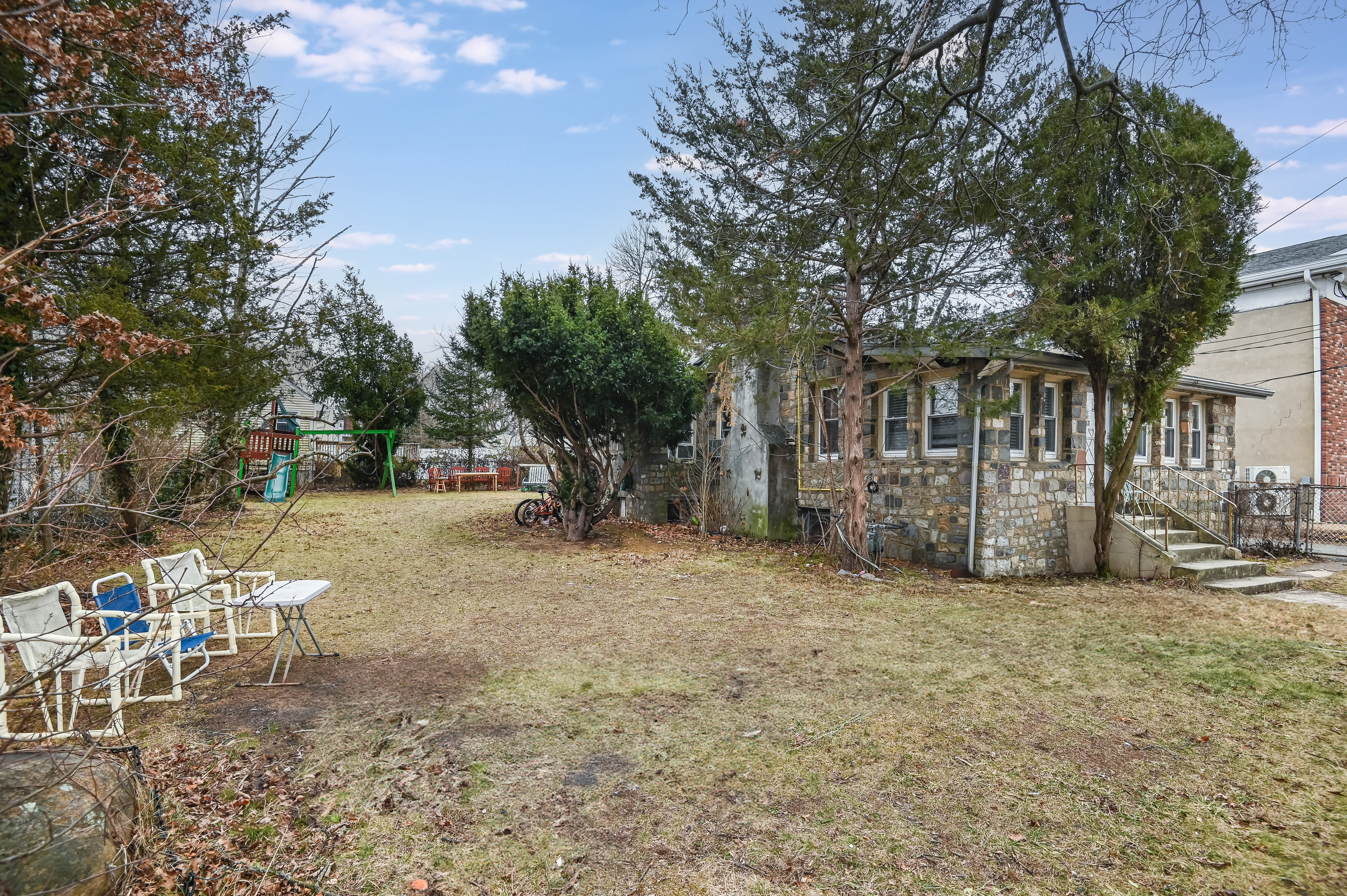 137 Hiawatha Boulevard Lake Hiawatha, NJ 07034 - Photo 4 of 21 a view of a yard with plants and trees