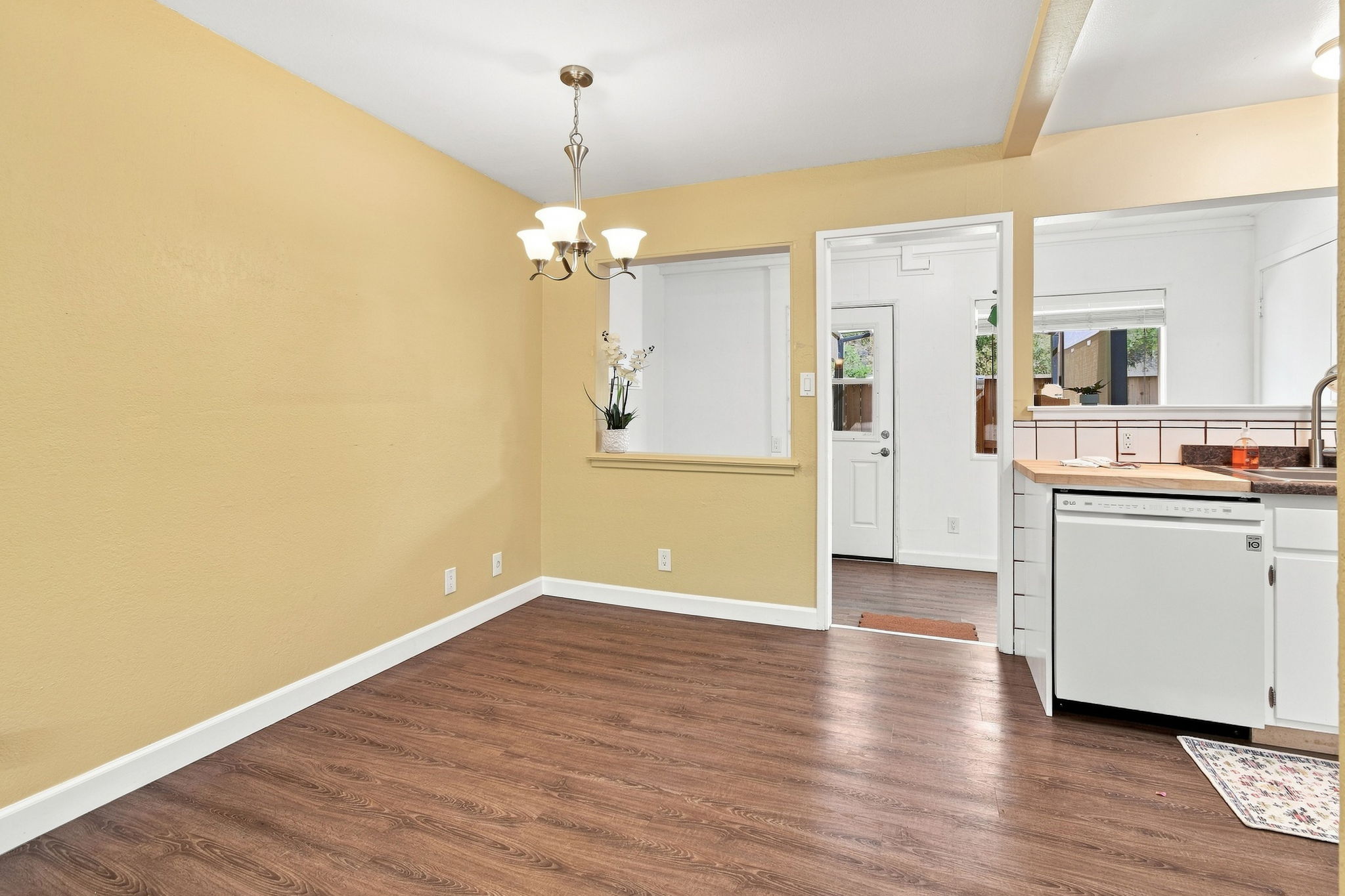 1016 Los Gamos Road, Unit D San Rafael, CA 94903 - Photo 14 of 28 Gallery Image 14