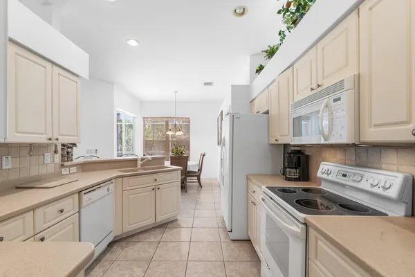 $575,000 | 25900 Creekbend Drive, Bonita Springs, FL 34135