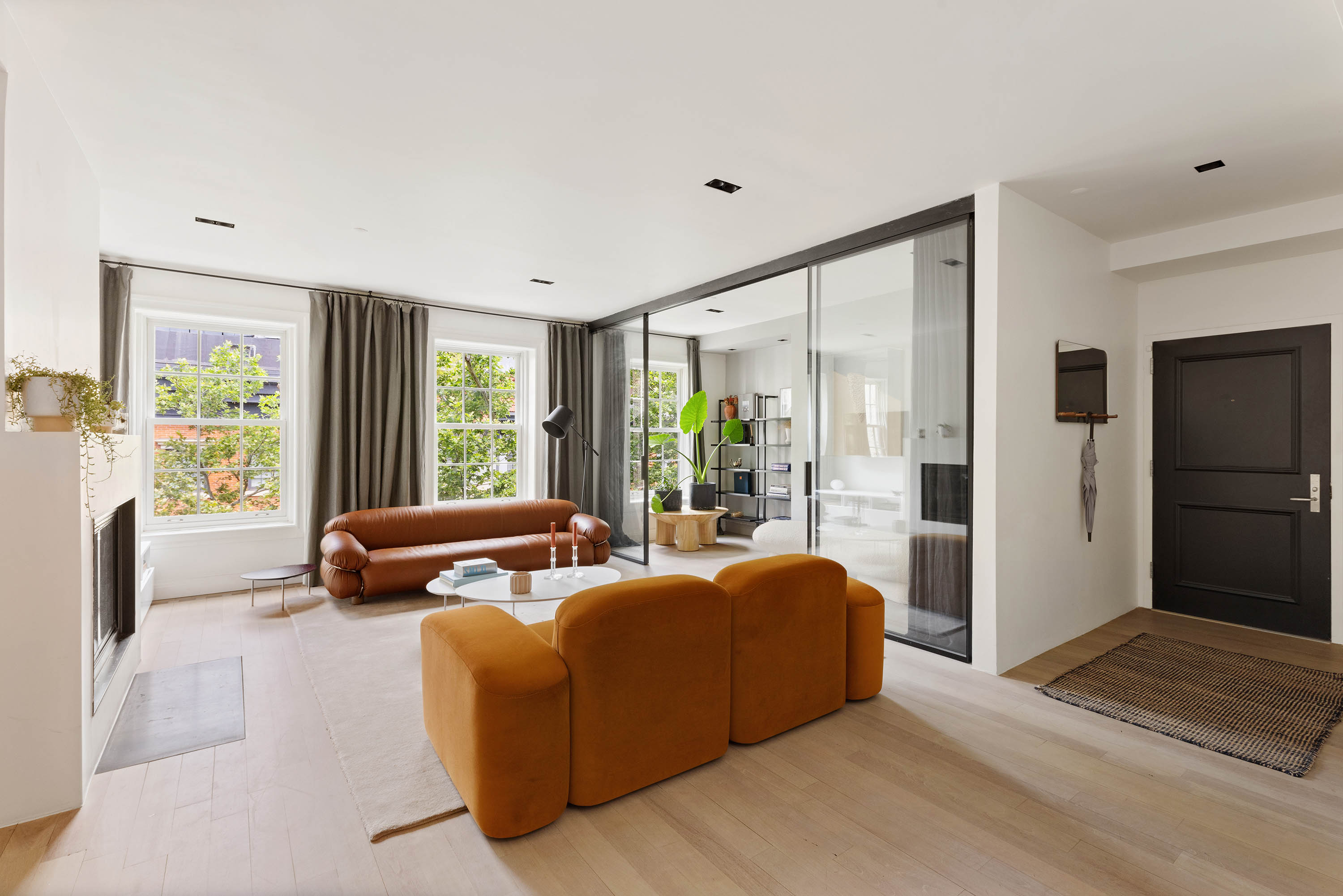 136 East 19th Street, Unit PHW Manhattan, NY 10003 - Photo 2 of 22