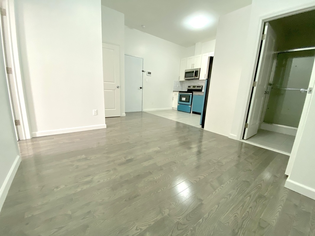 441 Knickerbocker Avenue, Unit 3F Brooklyn, NY 11237 - Photo 2 of 9