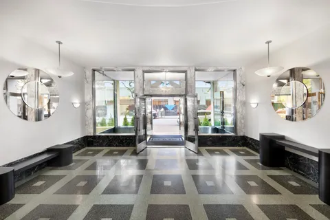 $745,000 | 300 West 53rd Street, Unit 3CC | Hell's Kitchen