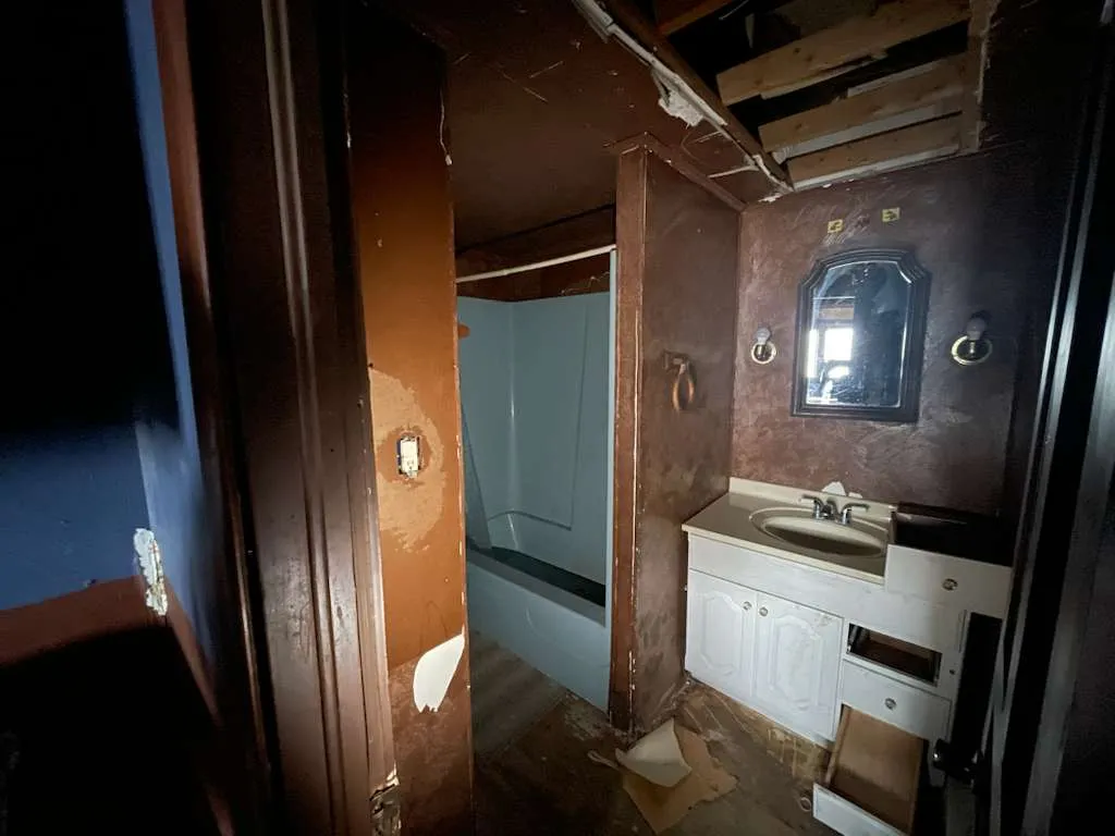 $60,000 | 203 East Washington Street, Avon, IL 61415