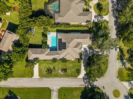 $2,500,000 | 1963 Bethany Place, Naples, FL 34109