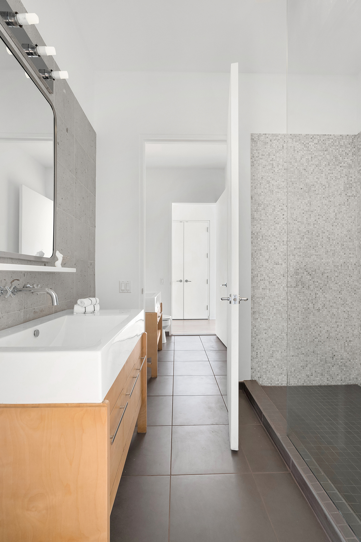 27-28 Thomson Avenue, Unit 224 Queens, NY 11101 - Photo 9 of 18