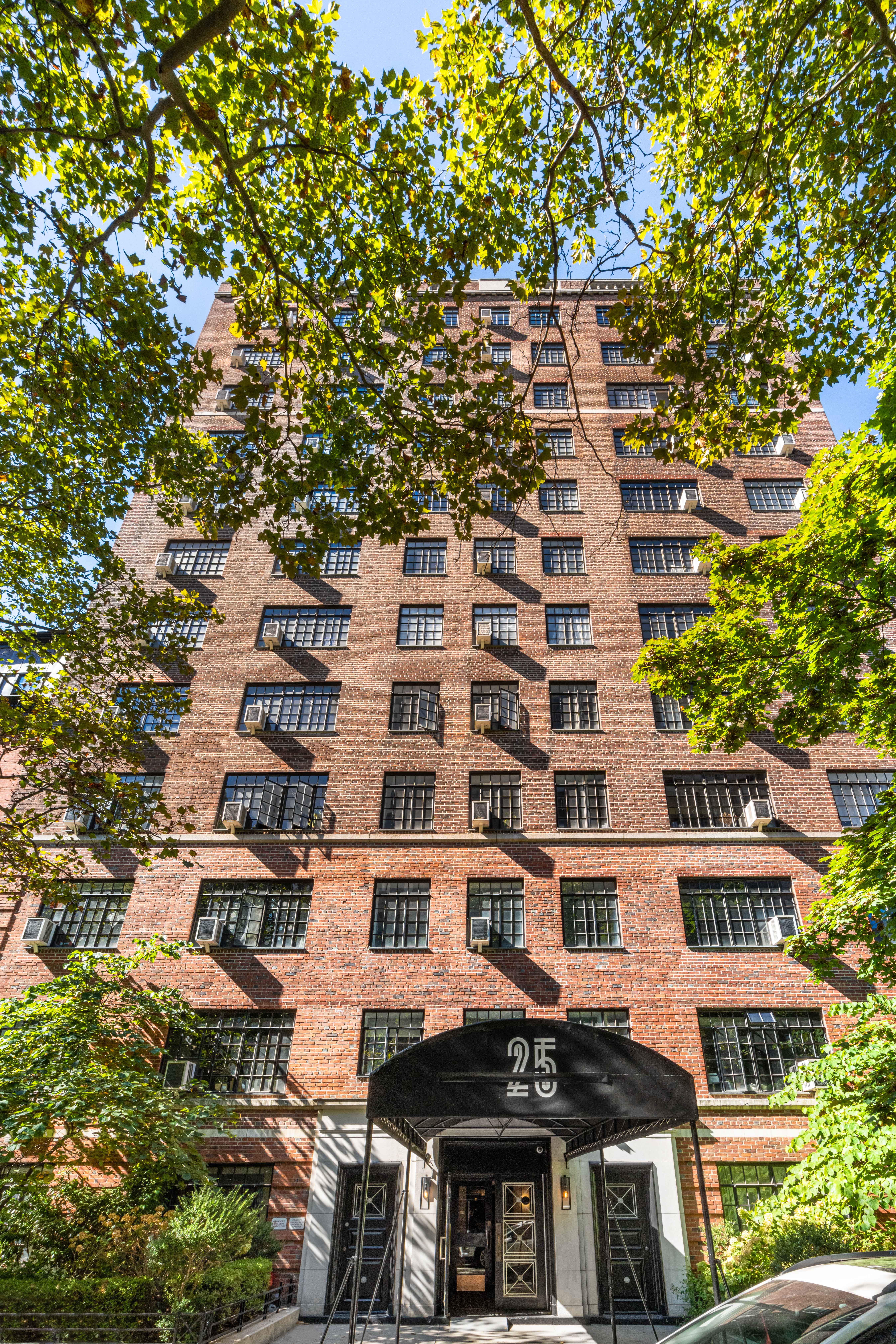 25 Monroe Place, Unit 2A Brooklyn, NY 11201 - Photo 12 of 14 front view of a building