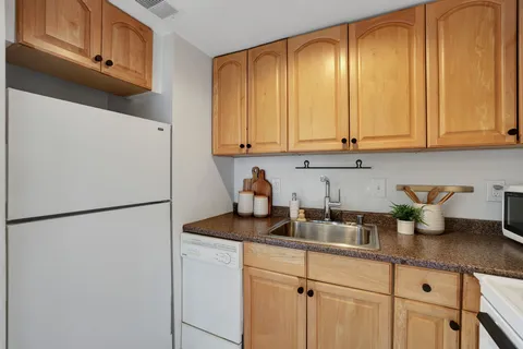 $299,000 | 1133 13th Street Northwest, Unit 704, Washington, DC 20005