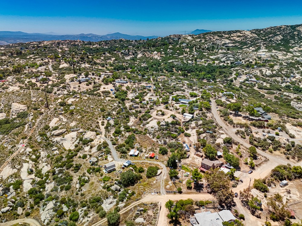 21038 Fog Ridge Alpine, CA 91901 - Photo 14 of 23
