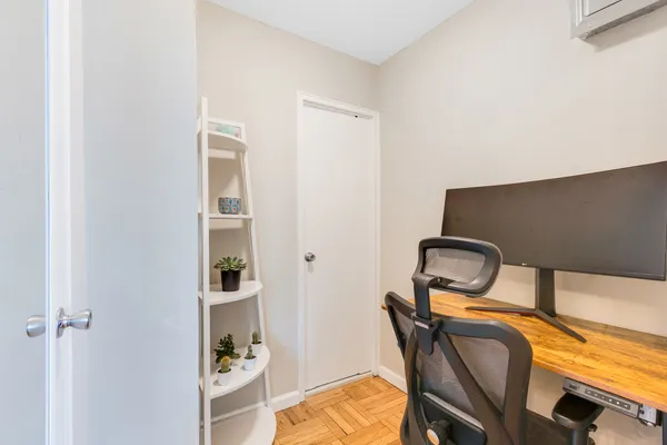 $3,900 | 240 East 76th Street, Unit 9A | Lenox Hill