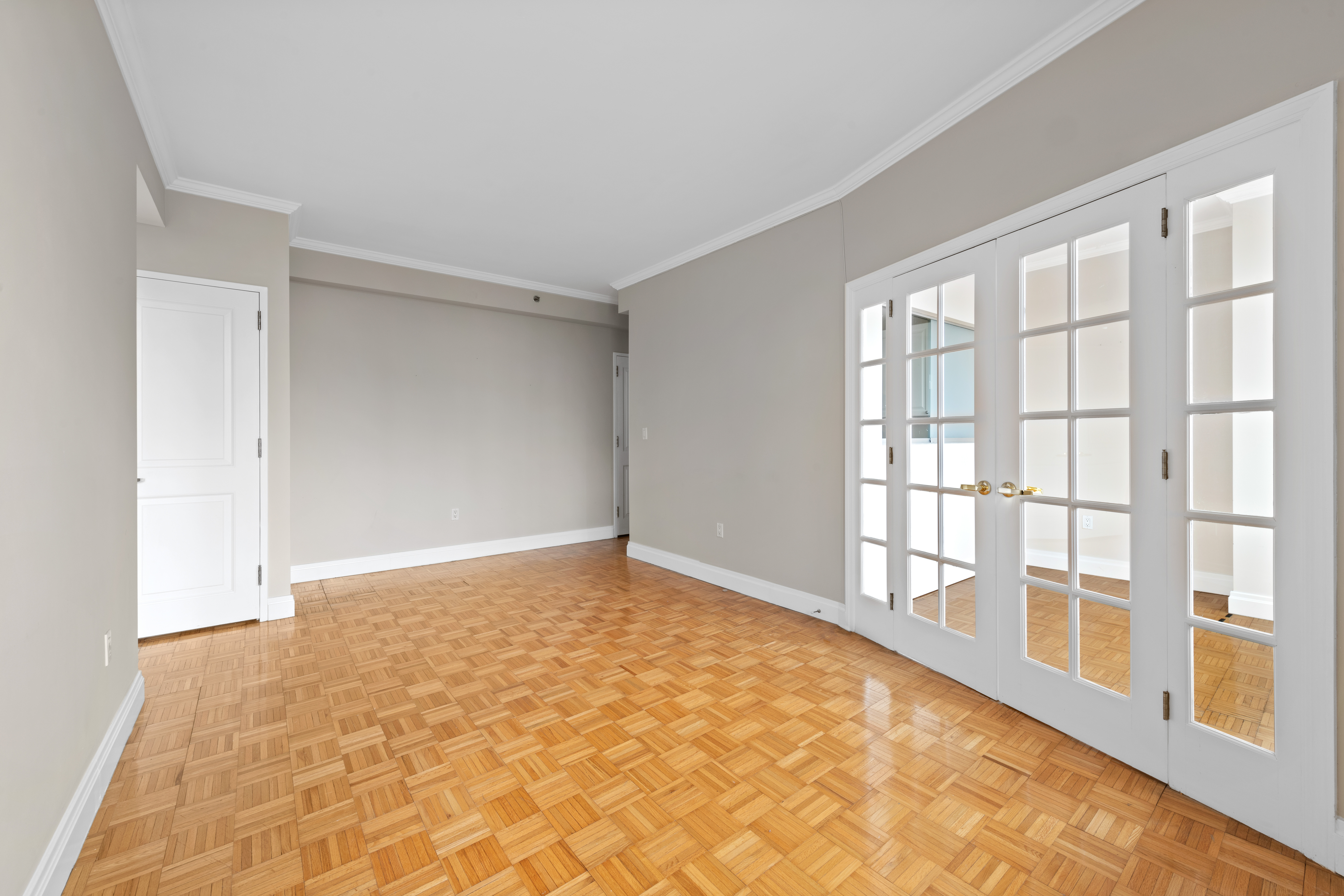 404 East 76th Street, Unit 14D Manhattan, NY 10021 - Photo 4 of 14